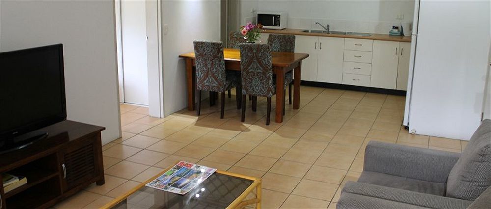 Cairns Reef Apartments & Motel Exterior photo