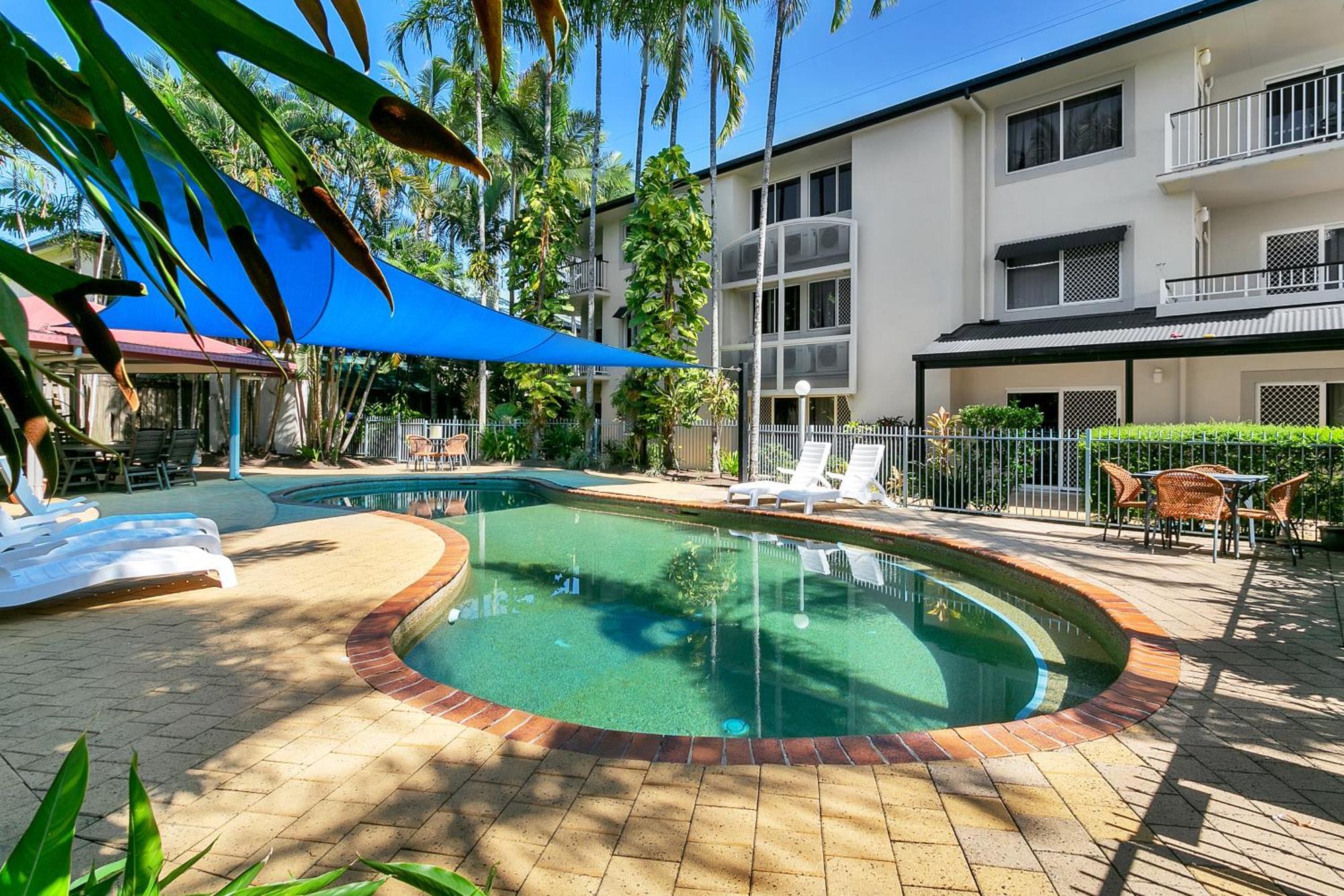 Cairns Reef Apartments & Motel Exterior photo