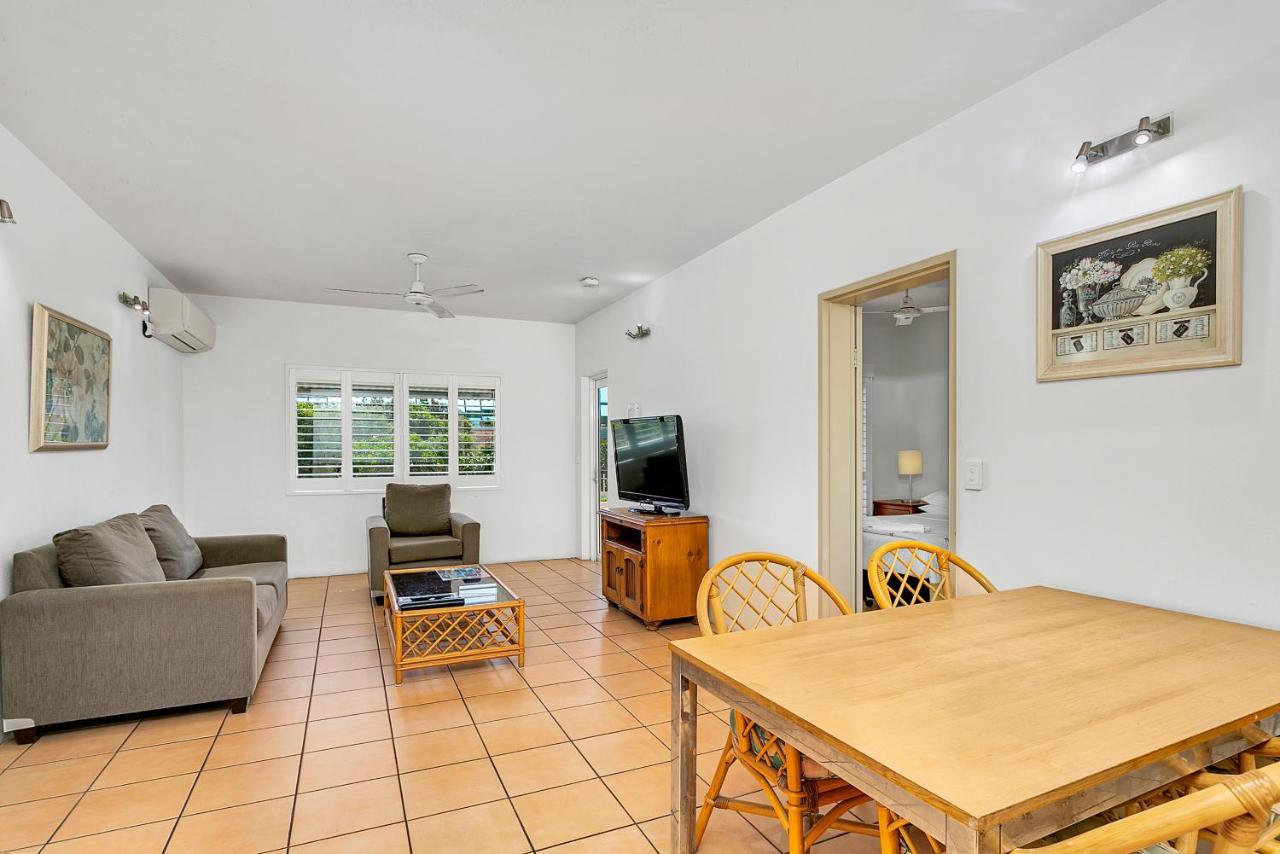 Cairns Reef Apartments & Motel Exterior photo