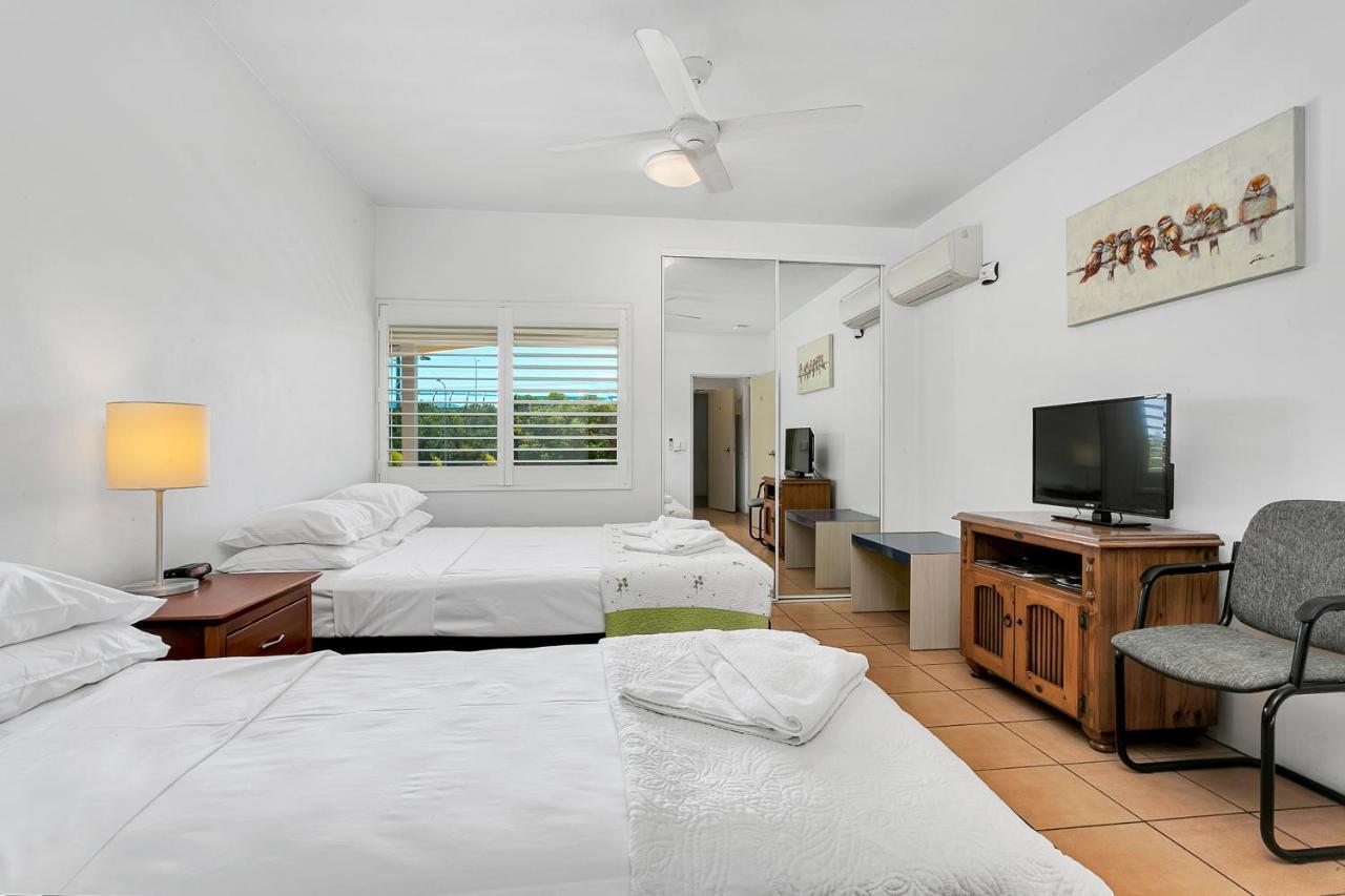 Cairns Reef Apartments & Motel Exterior photo