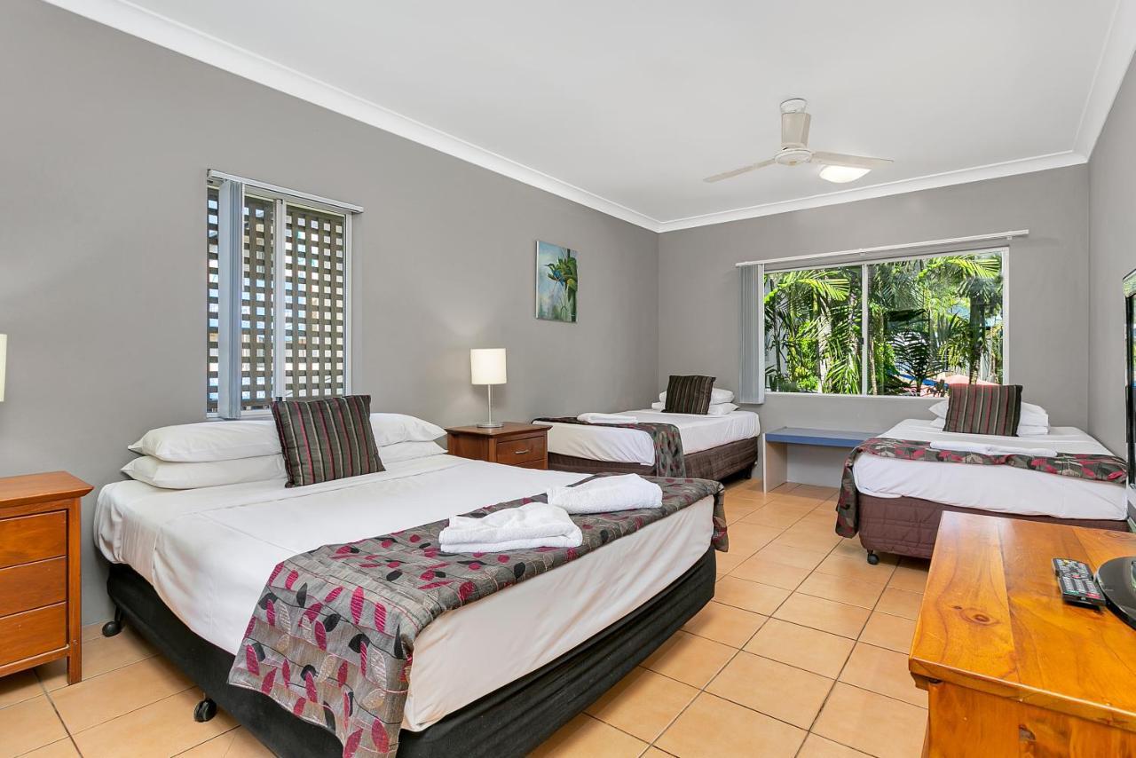 Cairns Reef Apartments & Motel Exterior photo