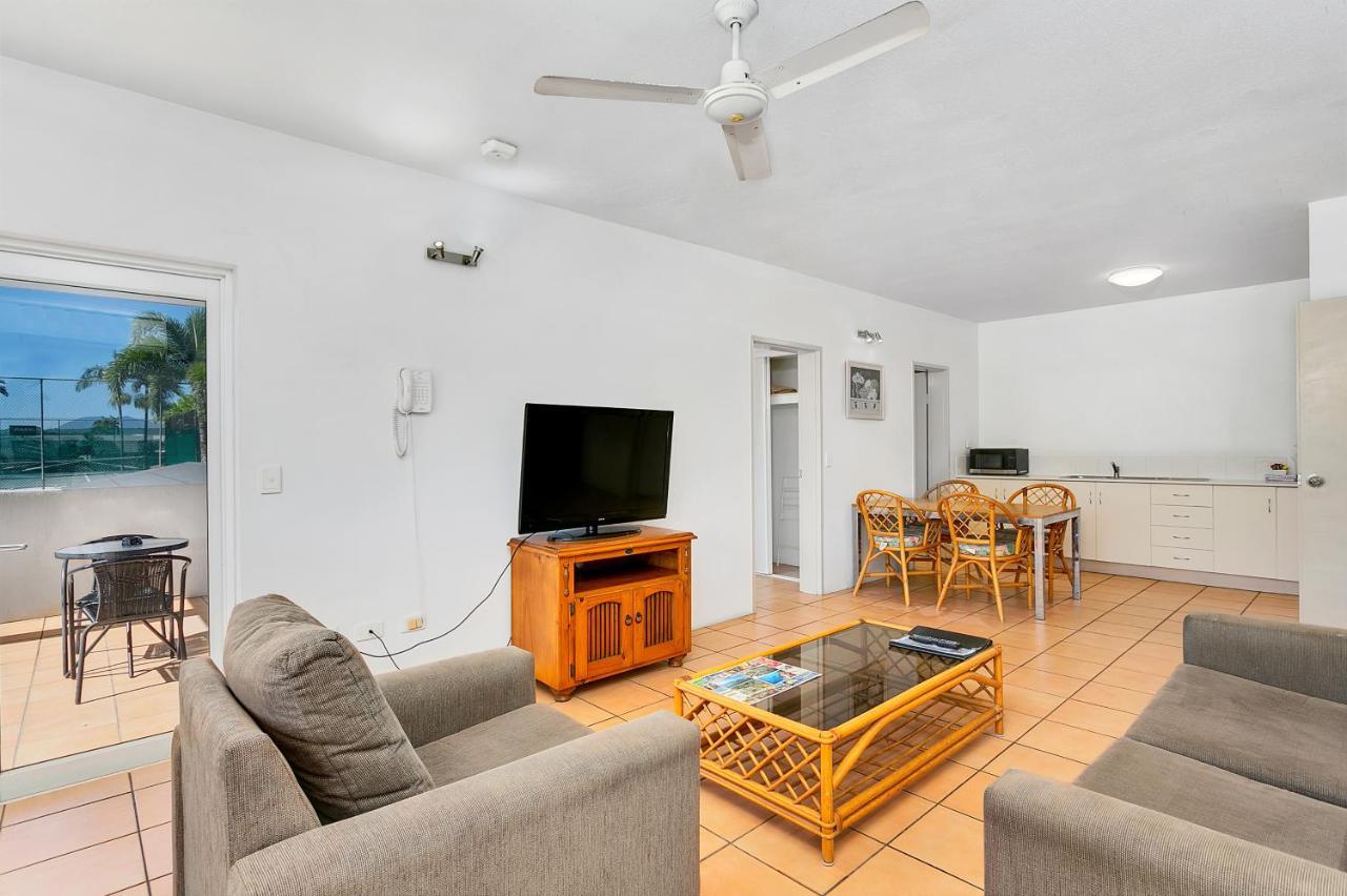 Cairns Reef Apartments & Motel Exterior photo