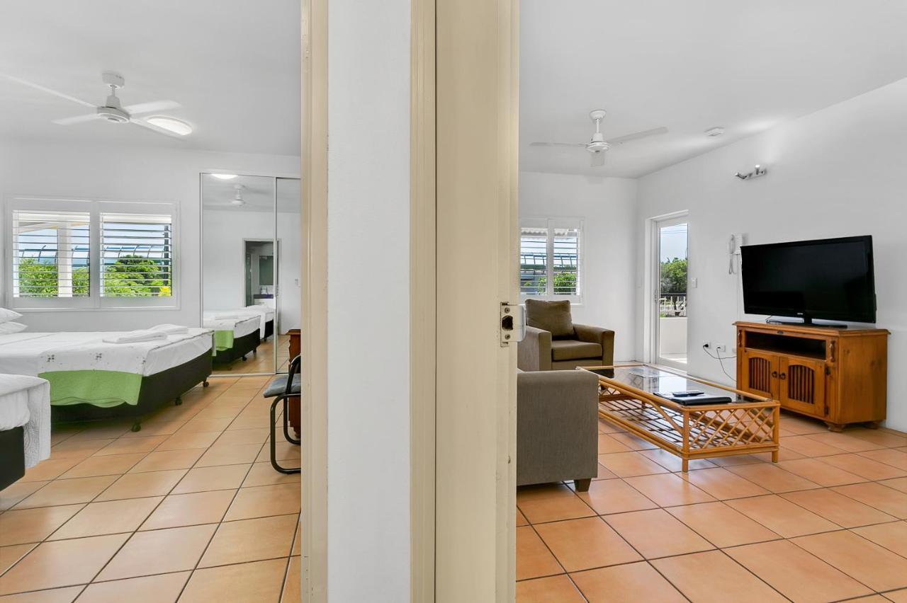 Cairns Reef Apartments & Motel Exterior photo